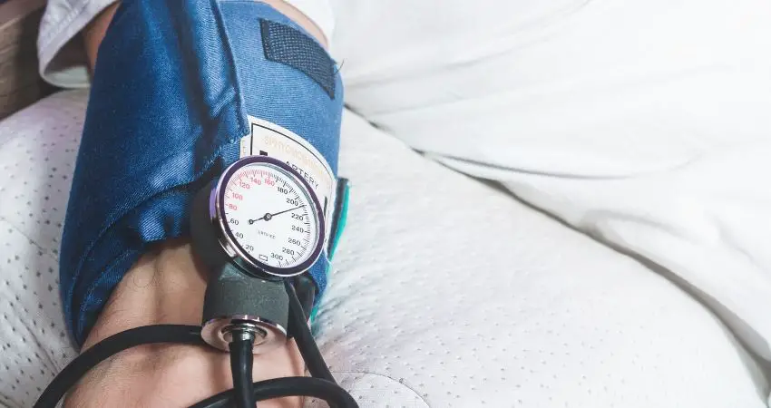 why-blood-pressure-is-lower-when-arm-is-raised