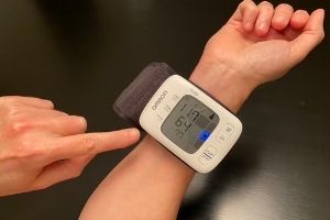 Pros and Cons Of Wrist Blood Pressure Monitors